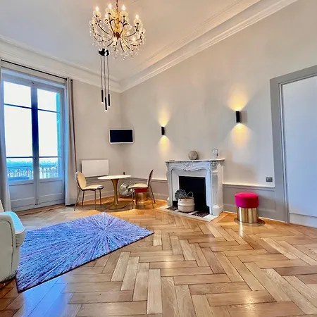 Apartmán Bourgeois Avec Terrasse Et Vue *