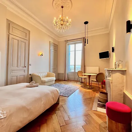 Bourgeois Avec Terrasse Et Vue Apartmán Aix-les-Bains