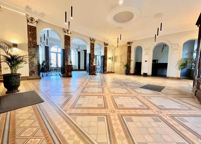 Bourgeois Avec Terrasse Et Vue エクスレバン